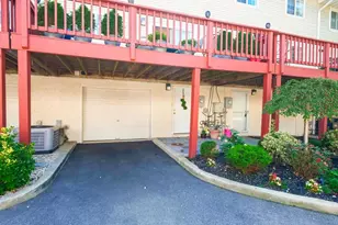 208 Hendrick Ave E, Glen Cove, NY 11542 - Photo 20