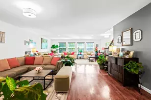 208 Hendrick Ave E, Glen Cove, NY 11542 - Photo 4