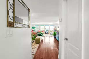 208 Hendrick Ave E, Glen Cove, NY 11542 - Photo 8