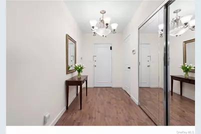 24 Edwards Street #1G, Roslyn Heights, NY 11577 - Photo 4