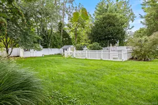 627 6th St, East Northport, NY 11731 - Photo 22
