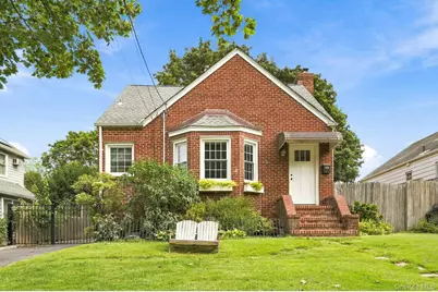 116 Wyman Avenue, Huntington Station, NY 11746 - Photo 2