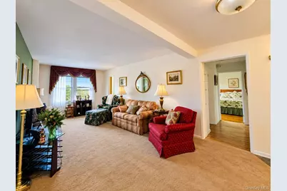 60-11 Broadway #6U, Woodside, NY 11377 - Photo 6