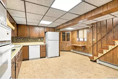 621 Kimball Avenue, Yonkers, NY 10704 - Photo 30