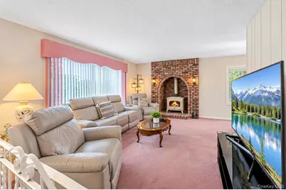 355 W Islip Boulevard, West Islip, NY 11795 - Photo 18