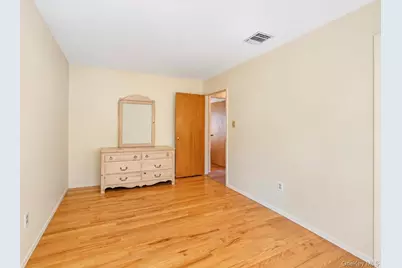 355 W Islip Boulevard, West Islip, NY 11795 - Photo 28
