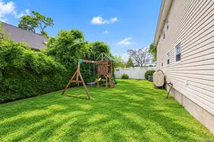 355 W Islip Blvd, West Islip, NY 11795 - Photo 12