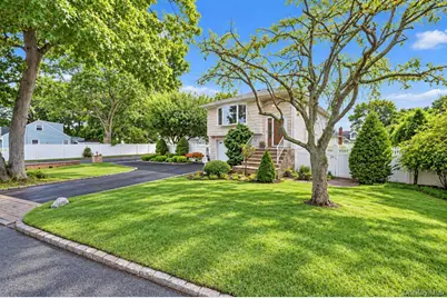 355 W Islip Boulevard, West Islip, NY 11795 - Photo 2