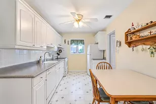 355 W Islip Blvd, West Islip, NY 11795 - Photo 22