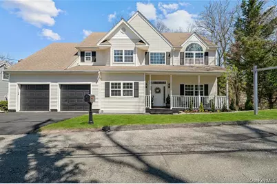 33 Potter Lane, Huntington, NY 11743 - Photo 1