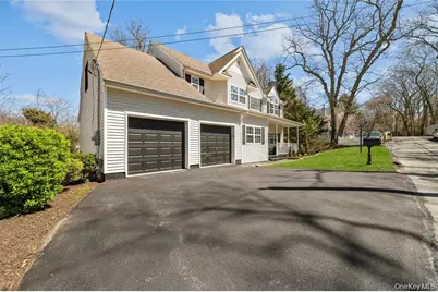 33 Potter Lane, Huntington, NY 11743 - Photo 2