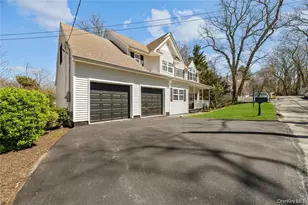 33 Potter Ln, Huntington, NY 11743 - Photo 2