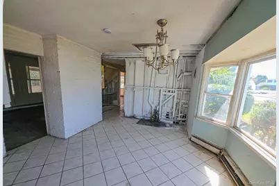 22 Tarry Lane, Levittown, NY 11756 - Photo 2