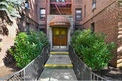 142 Garth Road #3T, Scarsdale, NY 10583 - Photo 2