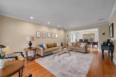 67 Reed Drive, Roslyn, NY 11576 - Photo 4