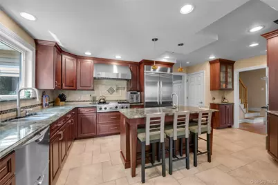 67 Reed Drive, Roslyn, NY 11576 - Photo 8