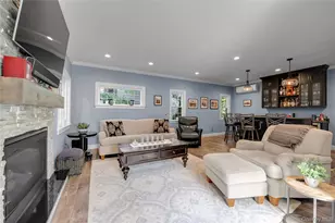 67 Reed Dr, Roslyn, NY 11576 - Photo 12