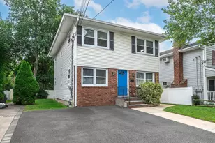 44 Corchaug Ave, Port Washington, NY 11050 - Photo 2