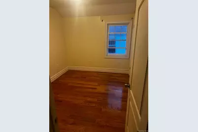 136 Stephens Ave, Bronx, NY 10473 - Photo 4