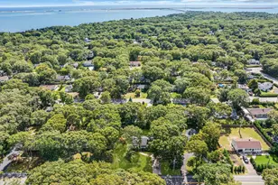 112 Lynncliff Rd, Hampton Bays, NY 11946 - Photo 28