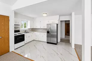 17 Fordham Rd, West Babylon, NY 11704 - Photo 2