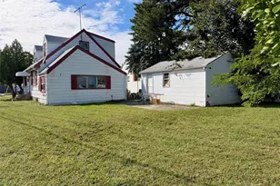 306 W Old Country Rd, Hicksville, NY 11801 - Photo 4