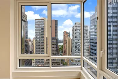 135 E 47th Street #30C, New York, NY 10017 - Photo 6