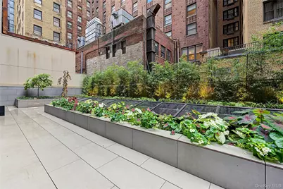 135 E 47th Street #30C, New York, NY 10017 - Photo 30