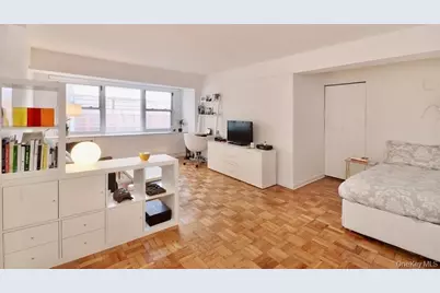 210 E 63rd Street #11B, New York, NY 10065 - Photo 1
