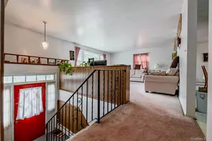 39 Jeanette Ln, Lake Katrine, NY 12449 - Photo 2