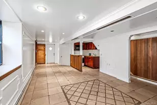 19-01 21st Dr, Astoria, NY 11105 - Photo 18