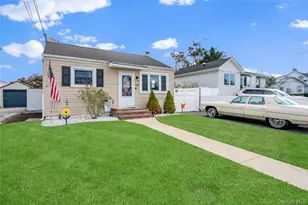 101 Miramar Blvd, Lindenhurst, NY 11757 - Photo 32
