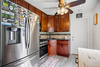 101 Miramar Boulevard, Lindenhurst, NY 11757 - Photo 8