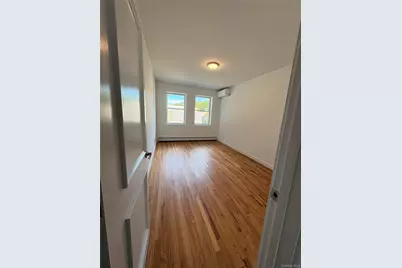 1009 Northern, Manhasset, NY 11030 - Photo 4