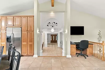 611 Knollwood Road, White Plains, NY 10603 - Photo 16