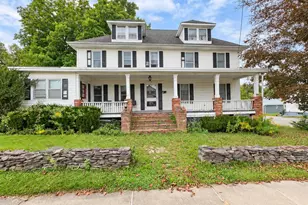 39 Maple Ave, Florida, NY 10921 - Photo 1
