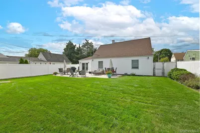 67 Wolcott Road, Levittown, NY 11756 - Photo 16