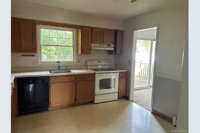 6 Pembroke Road, Washingtonville, NY 10992 - Photo 4