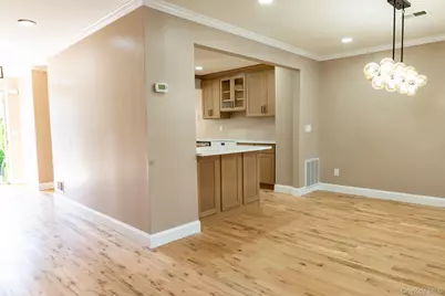 105 Glen Way, Syosset, NY 11791 - Photo 10