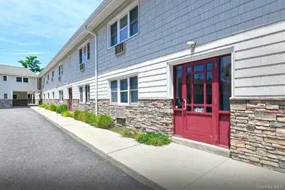 490 Main Street #C4, Farmingdale, NY 11735 - Photo 2