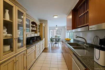 166-25 Powells Cove Boulevard #3F, Whitestone, NY 11357 - Photo 10