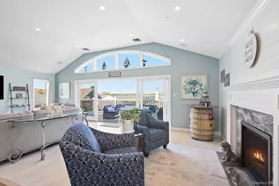 241 W Pine Street, Long Beach, NY 11561 - Photo 14