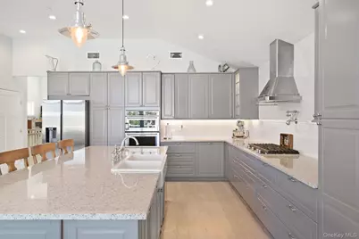 241 W Pine Street, Long Beach, NY 11561 - Photo 8