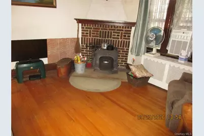 82-51 Penelope Avenue, Middle Village, NY 11379 - Photo 6