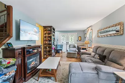 84 Tower Street, Sayville, NY 11782 - Photo 4