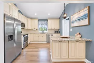 175 Stuyvesant Rd, Oakdale, NY 11769 - Photo 10