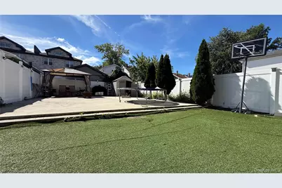 160-30 76th Road, Fresh Meadows, NY 11366 - Photo 10