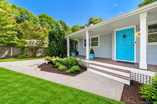 1435 Bray Ave, Laurel, NY 11948 - Photo 2