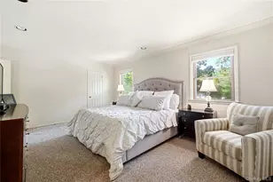 28 Hampton Ct, Woodbury, NY 11797 - Photo 24