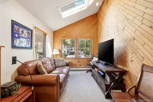 28 Hampton Ct, Woodbury, NY 11797 - Photo 18